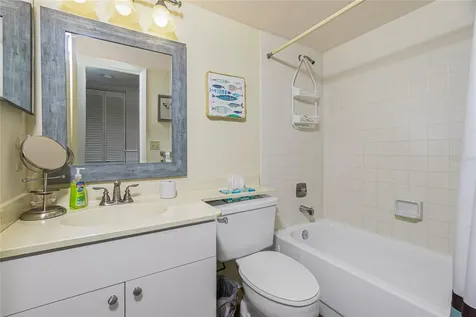 1651 Beach Road Englewood FL 34223