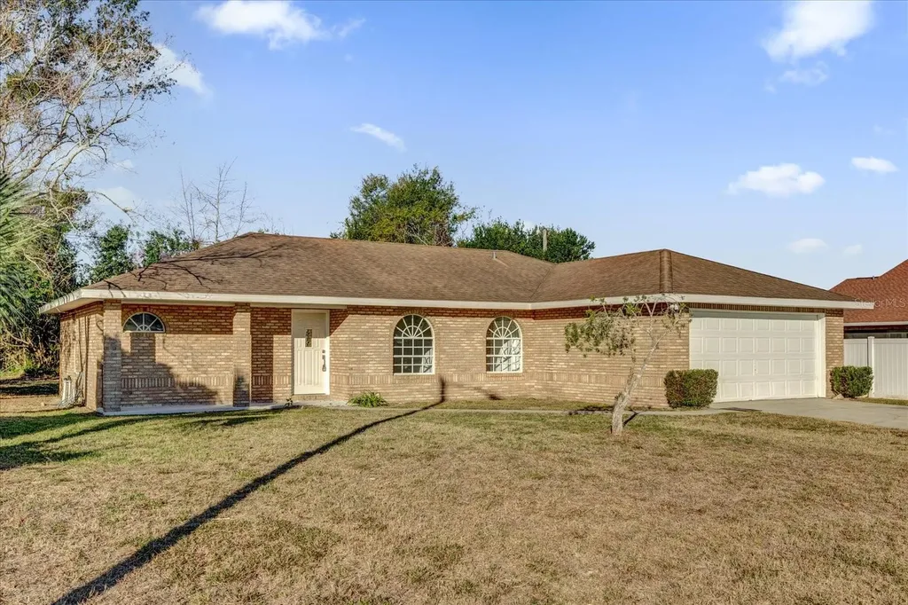 2102 Kingswood Avenue Deltona FL 32725