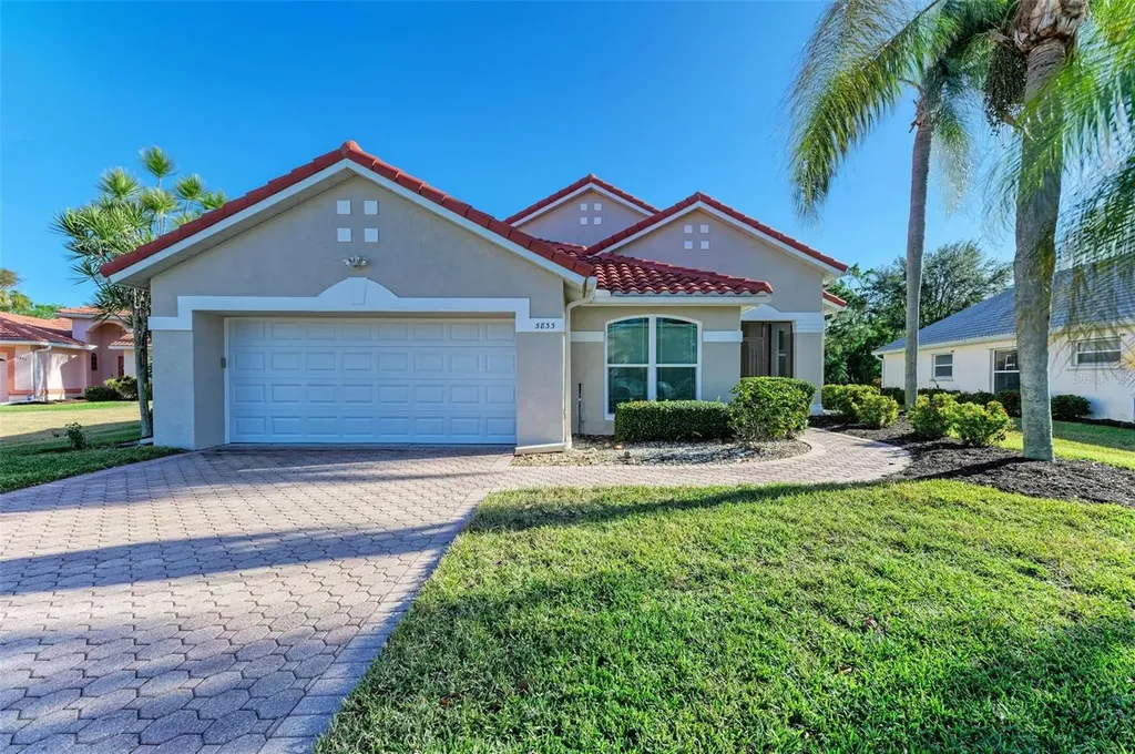 5833 Fairwoods Circle Sarasota FL 34243