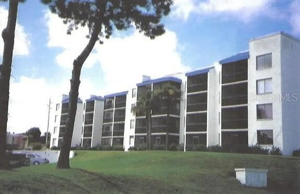 2424 W Tampa Bay Boulevard Tampa FL 33607