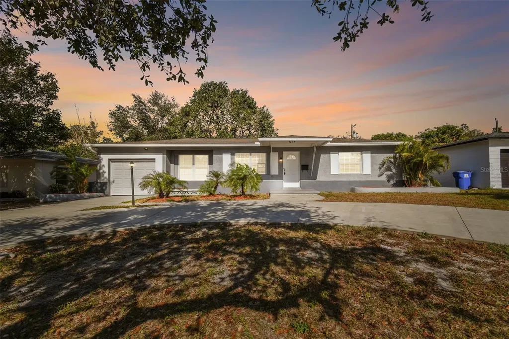 5239 22nd Avenue N St Petersburg FL 33710