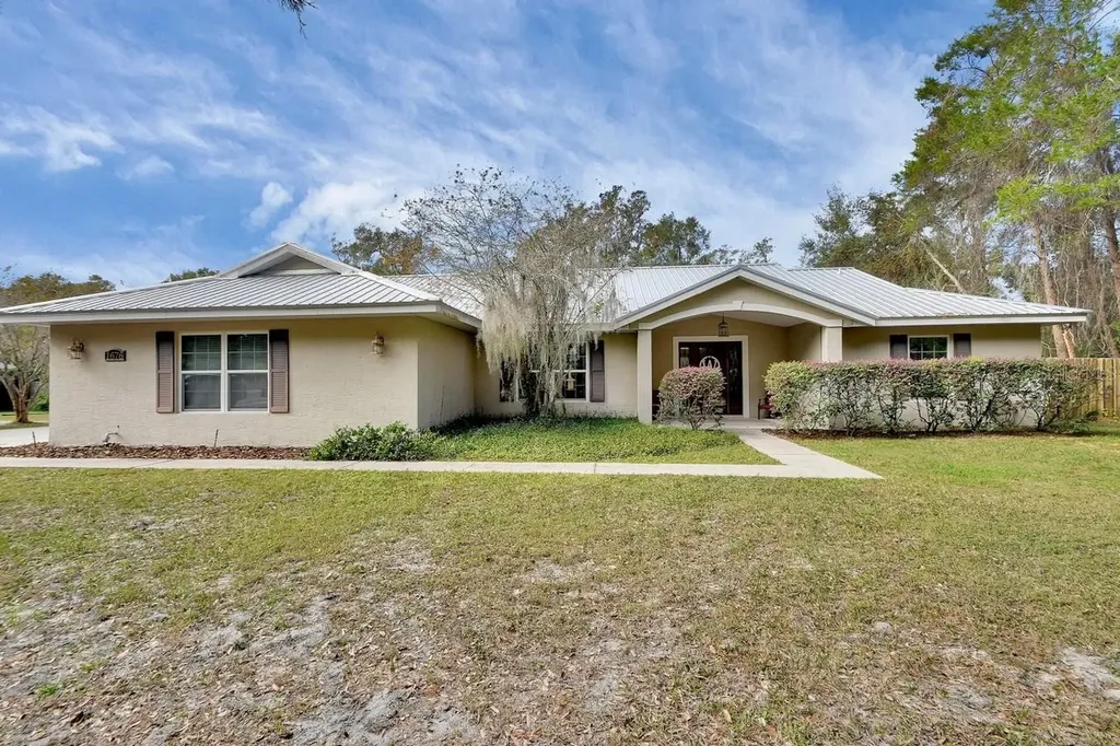 1676 N Stone Street Deland FL 32720