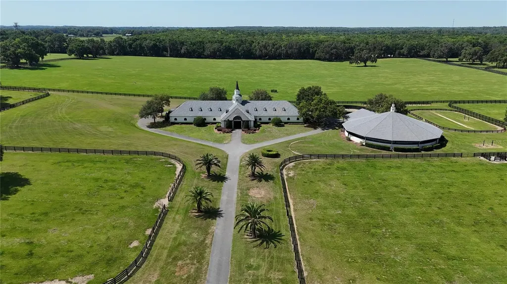 6800 SE 193rd Street Micanopy FL 32667