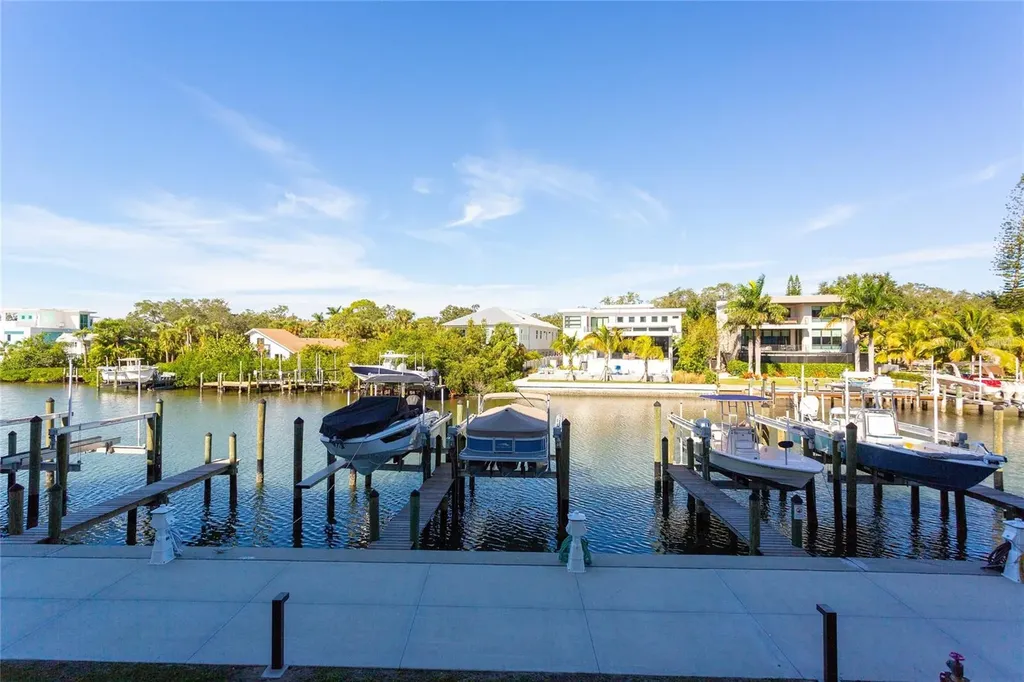 1709 N Tamiami Trail Sarasota FL 34234