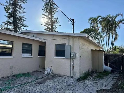 3901 Huntington Street NE St Petersburg FL 33703
