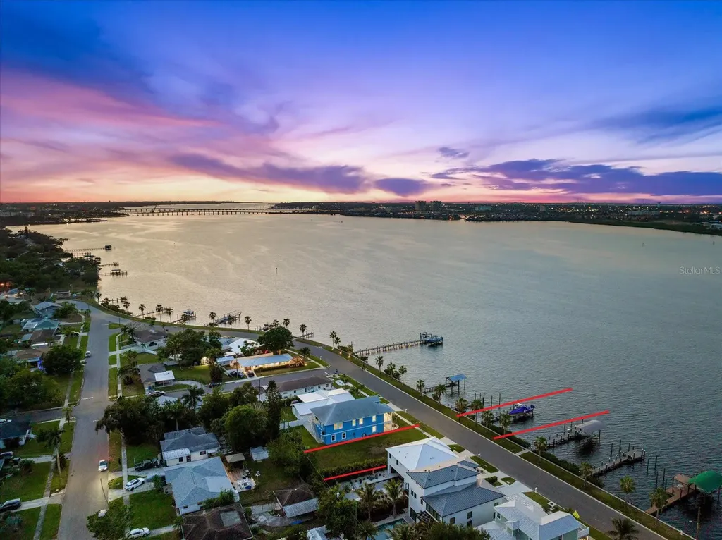 1910 Riverside Drive E Bradenton FL 34208