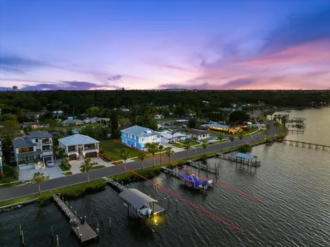 1910 Riverside Drive E Bradenton FL 34208