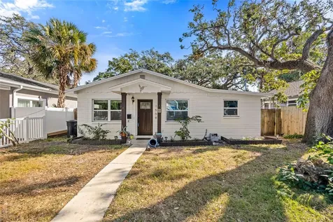 1558 13th Street S St Petersburg FL 33705