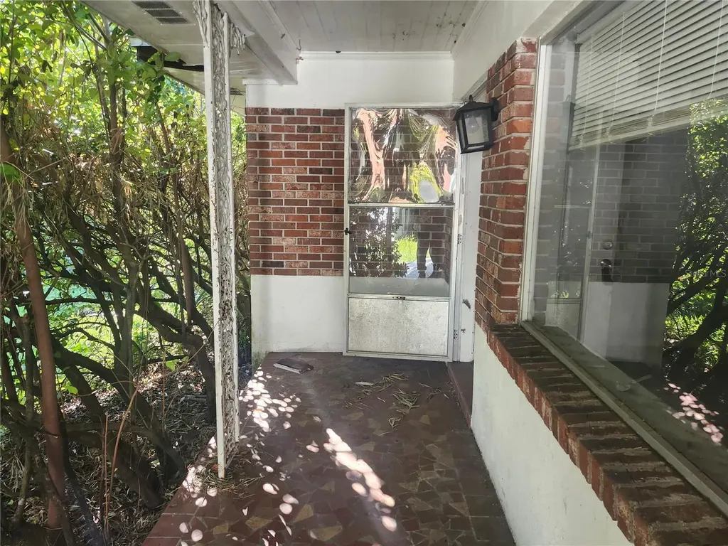 7222 N Ola Avenue Tampa FL 33604