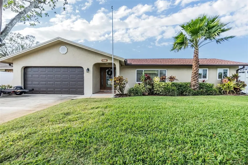 12103 Kay Drive Seminole FL 33772