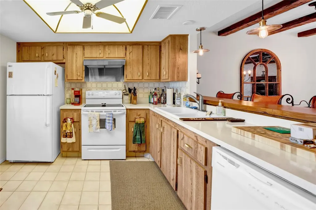 2465 Northside Drive Clearwater FL 33761