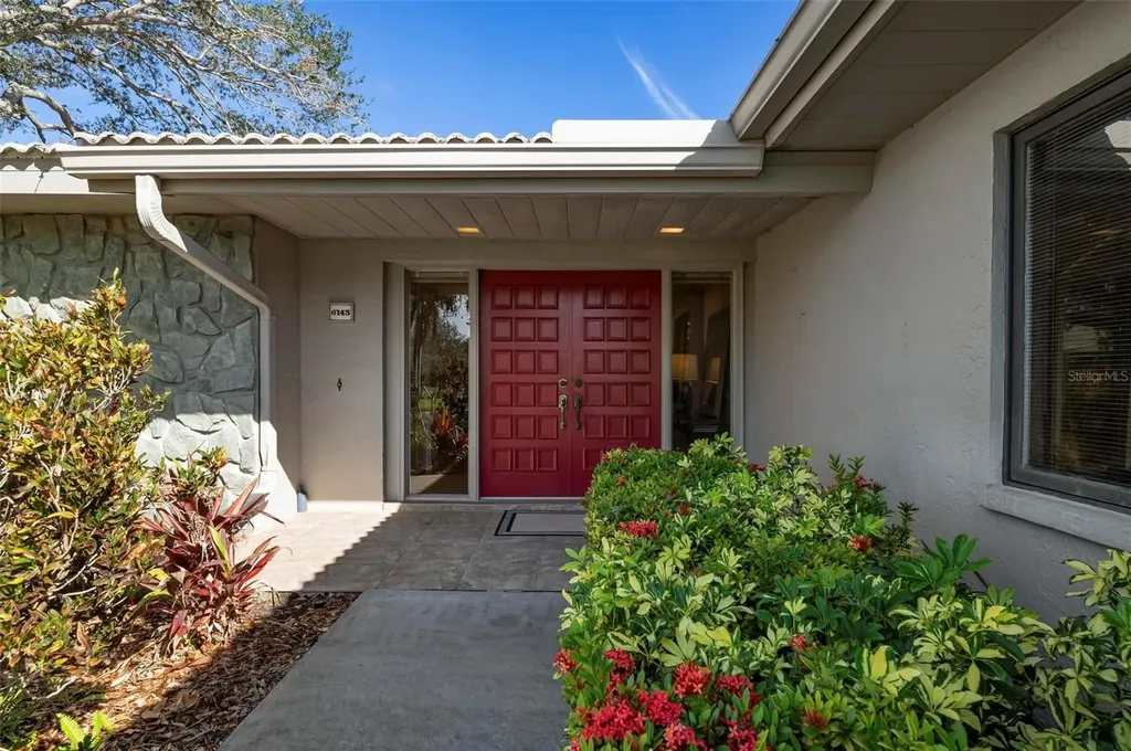 6143 Wilshire Circle Sarasota FL 34238