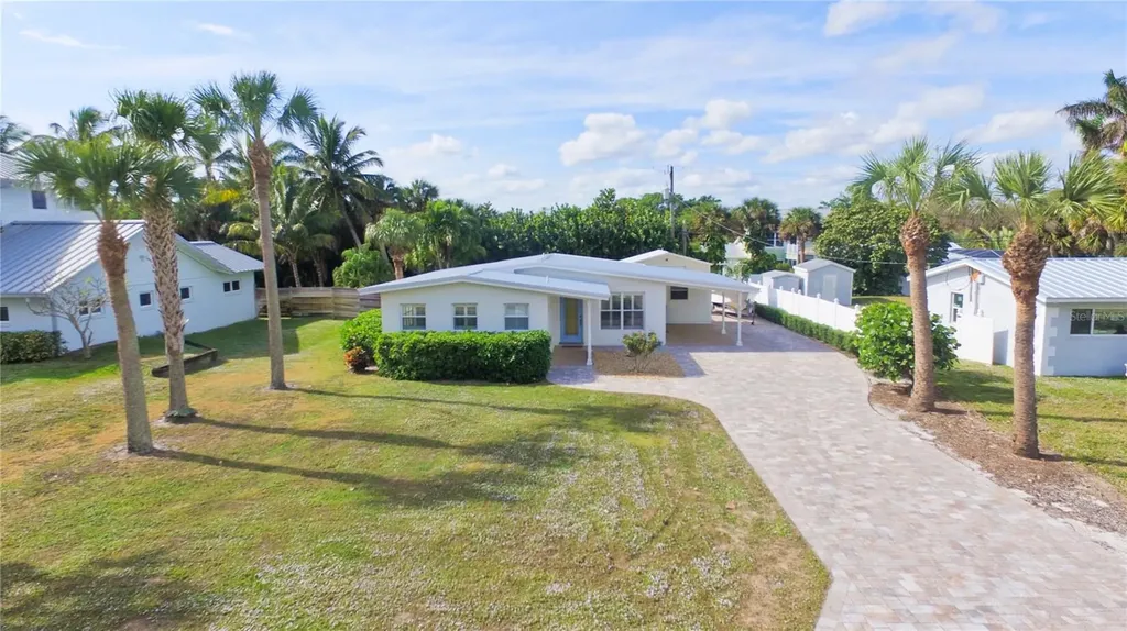 2415 Tamarind Drive Hutchinson Island FL 34949