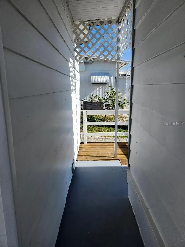 6909 E Bayou Lane Bradenton FL 34207