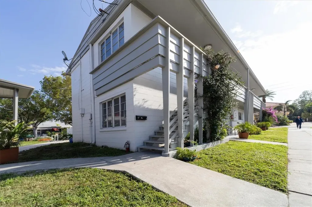 1901 Hyde Park Street Sarasota FL 34239
