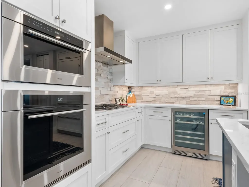 1035 Seaside Drive Sarasota FL 34242