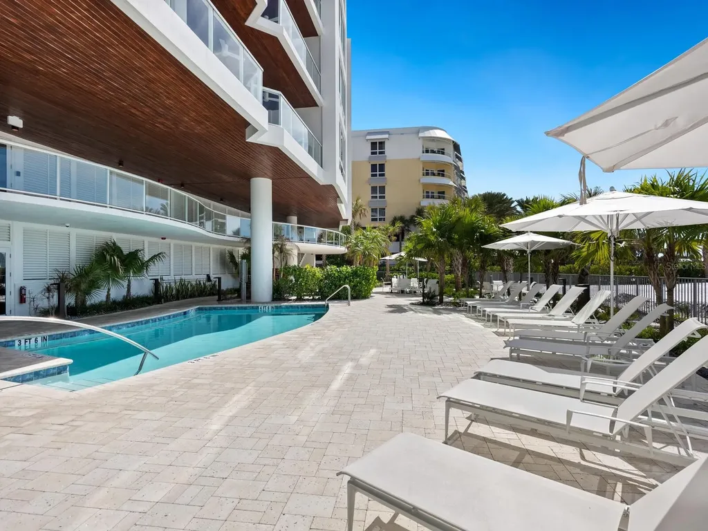 1035 Seaside Drive Sarasota FL 34242