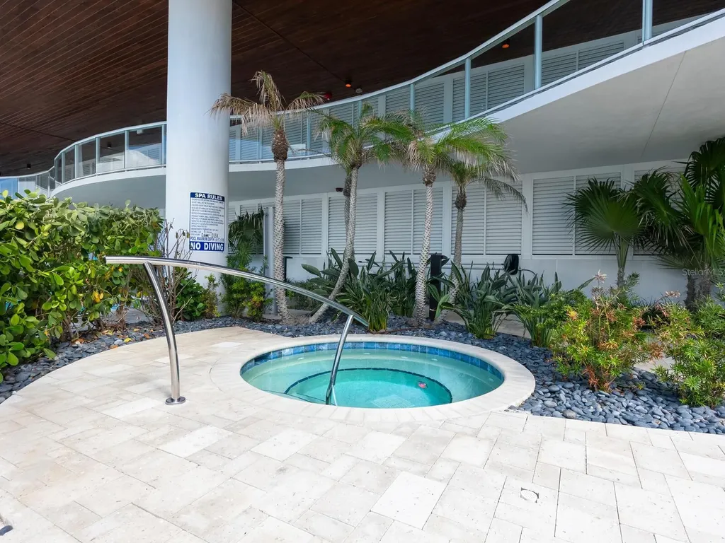 1035 Seaside Drive Sarasota FL 34242