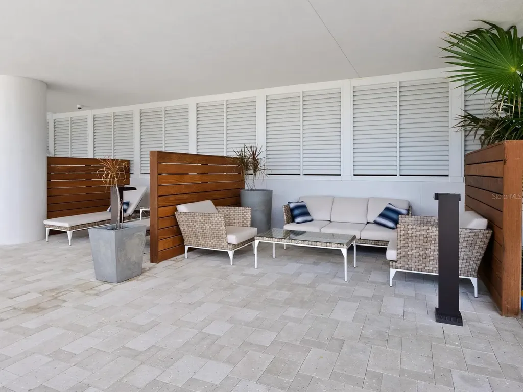 1035 Seaside Drive Sarasota FL 34242