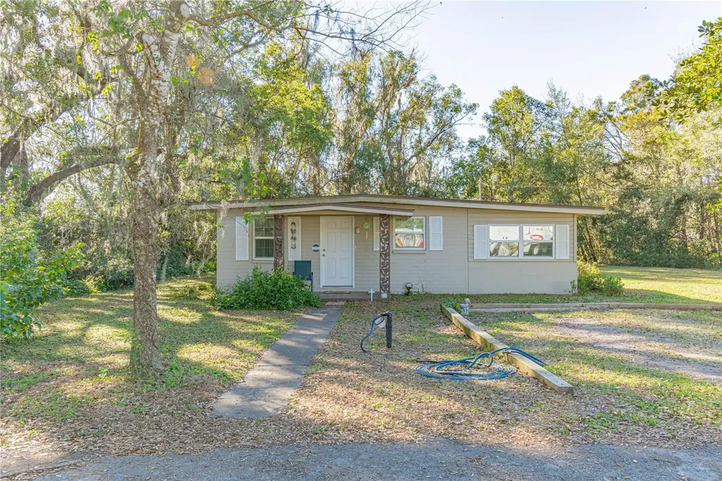 324 S Highland Street Bushnell FL 33513