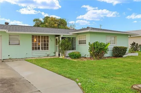 313 SE 14th Terrace Cape Coral FL 33990