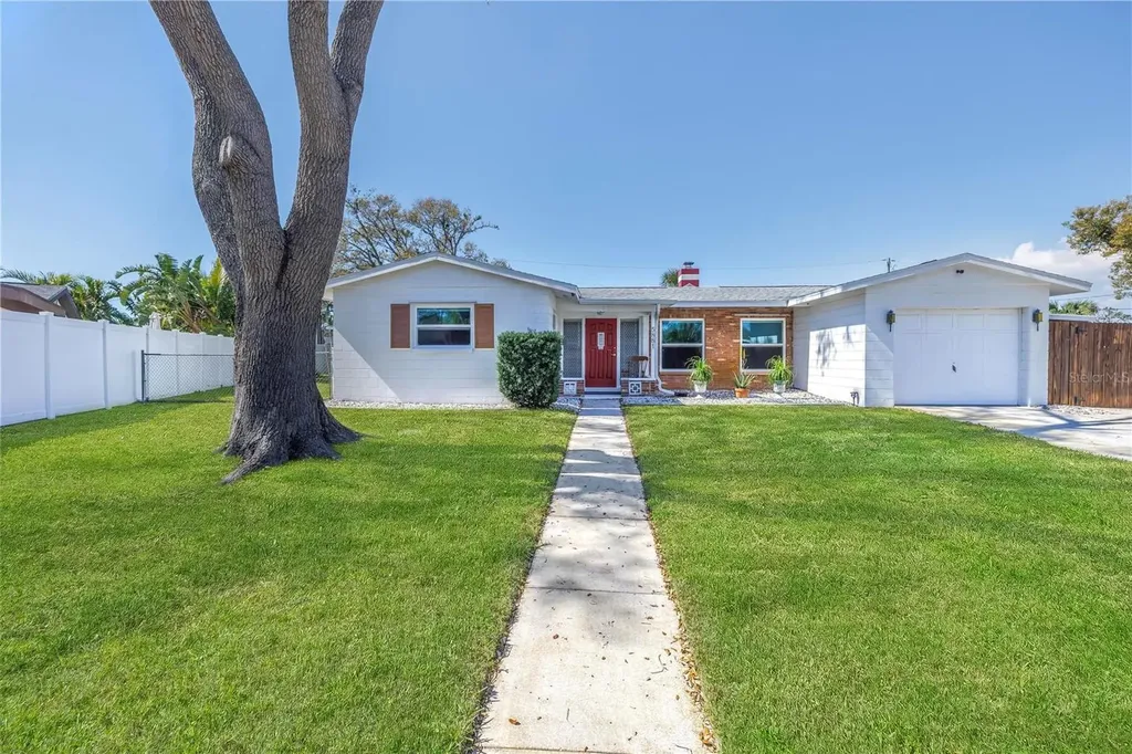 5881 31st Avenue N St Petersburg FL 33710