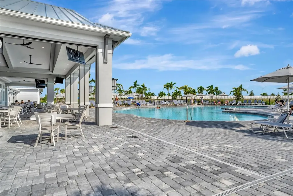 5317 Coral Reef Way Bradenton FL 34211