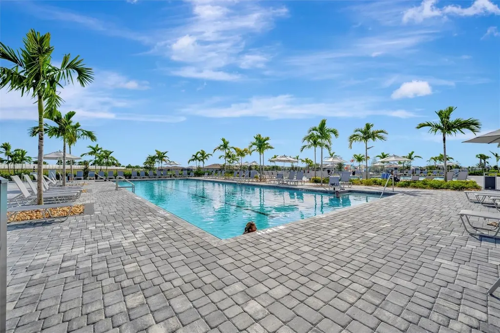 5317 Coral Reef Way Bradenton FL 34211