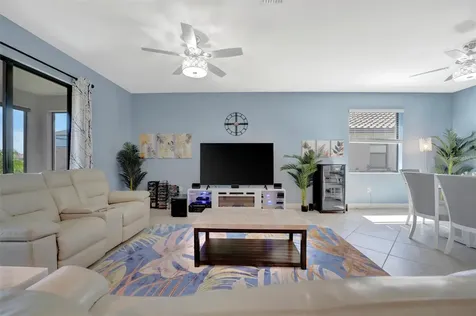 5317 Coral Reef Way Bradenton FL 34211