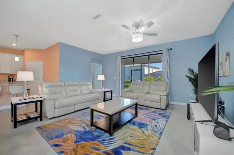 5317 Coral Reef Way Bradenton FL 34211