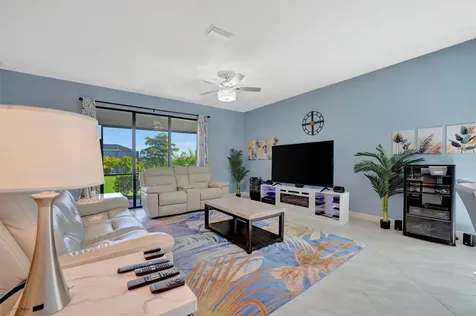 5317 Coral Reef Way Bradenton FL 34211