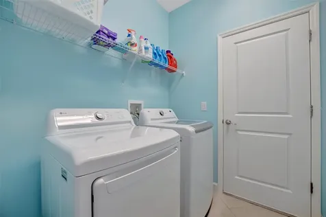 5317 Coral Reef Way Bradenton FL 34211