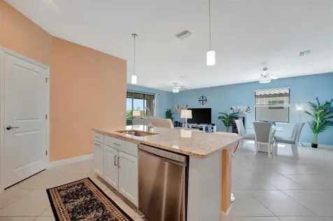 5317 Coral Reef Way Bradenton FL 34211