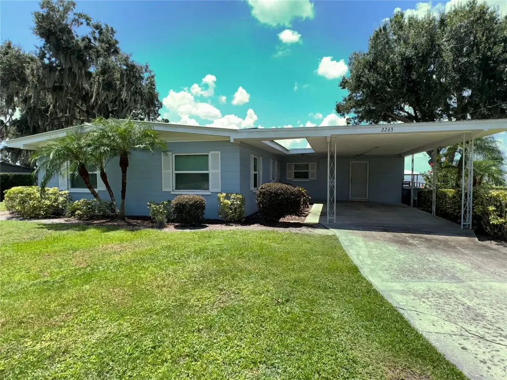 2263 Lake Reedy Boulevard N Frostproof FL 33843