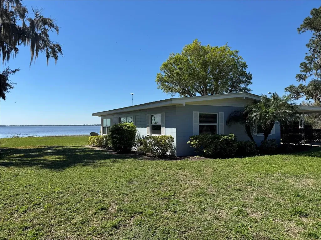 2263 Lake Reedy Boulevard N Frostproof FL 33843
