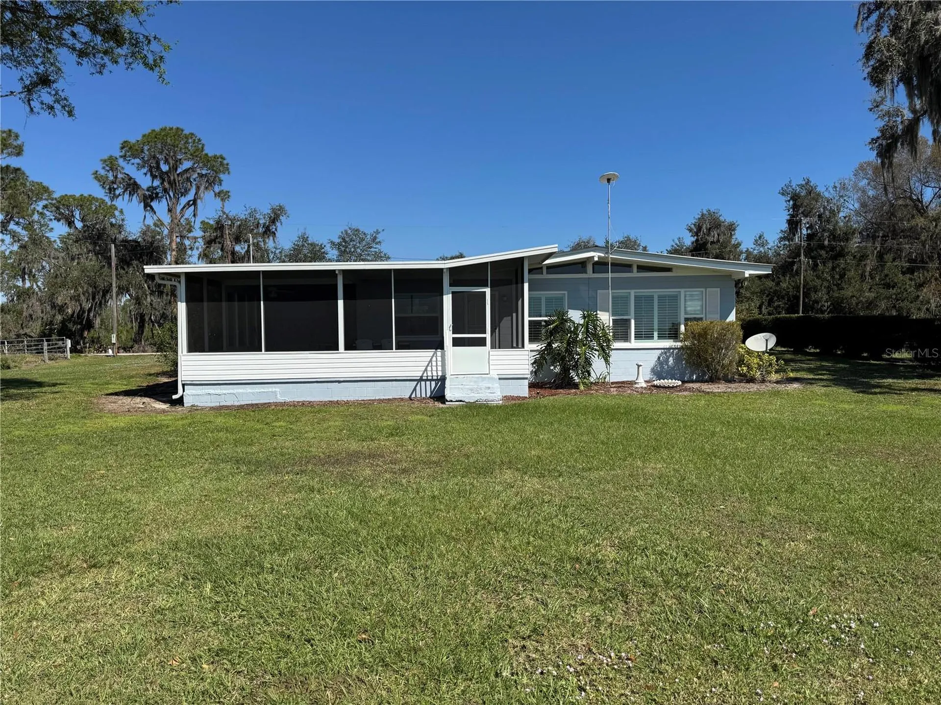 2263 Lake Reedy Boulevard N Frostproof FL 33843