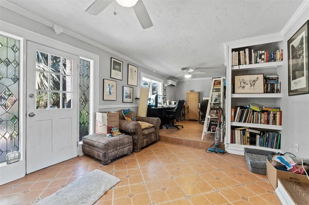 681 Jasmine Way S St Petersburg FL 33705