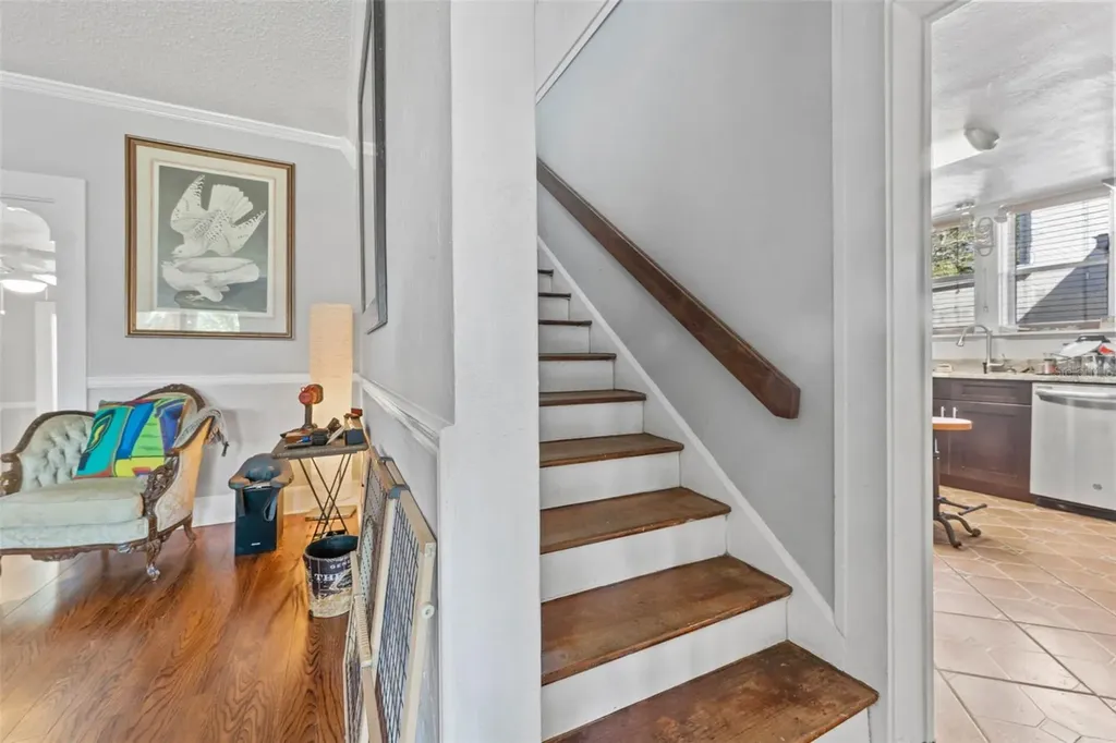 681 Jasmine Way S St Petersburg FL 33705