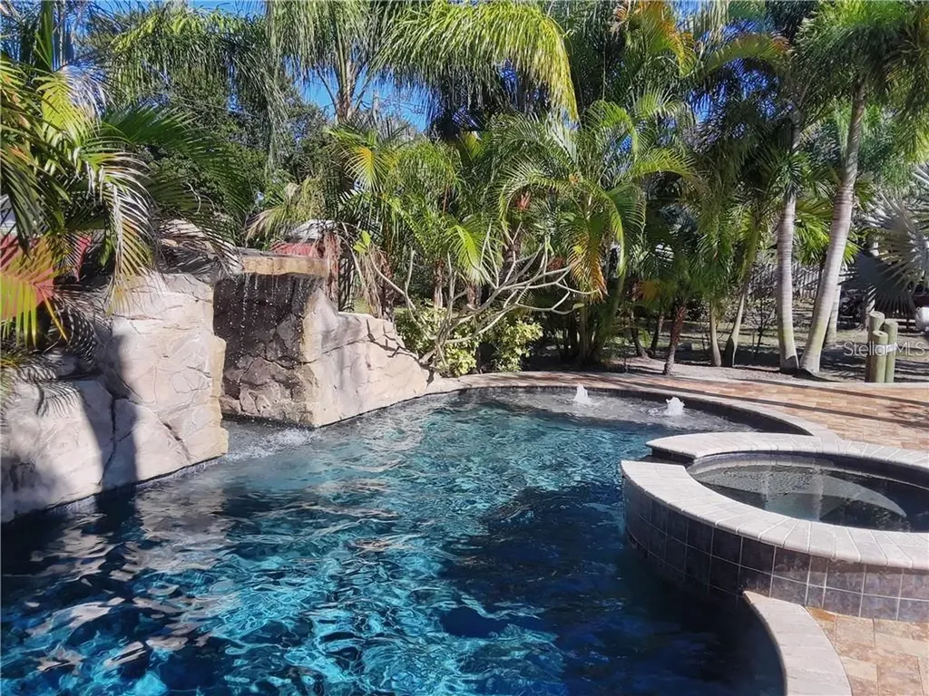 681 Jasmine Way S St Petersburg FL 33705