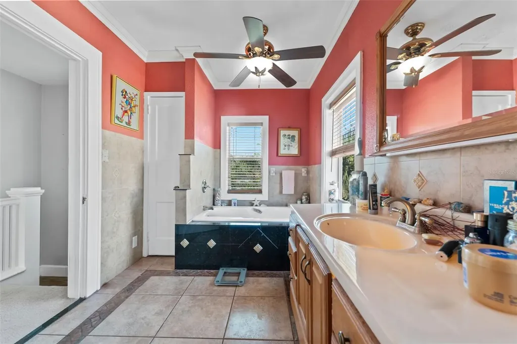 681 Jasmine Way S St Petersburg FL 33705