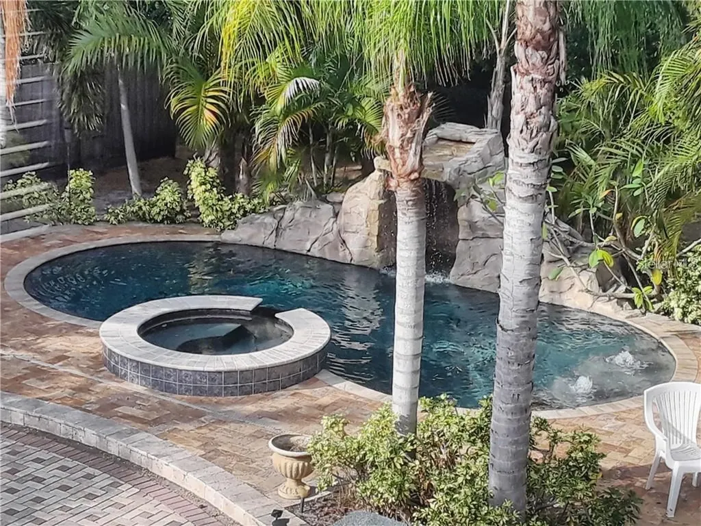 681 Jasmine Way S St Petersburg FL 33705