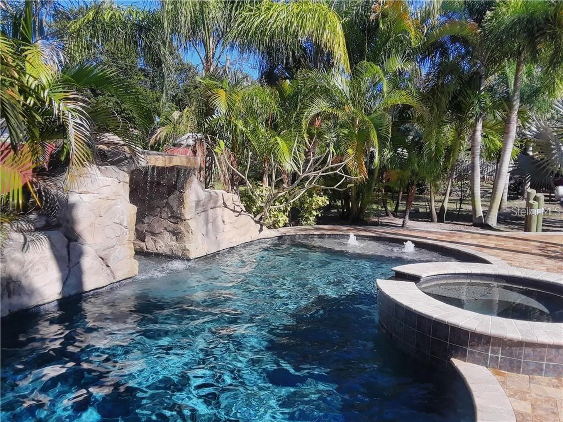 681 Jasmine Way S St Petersburg FL 33705