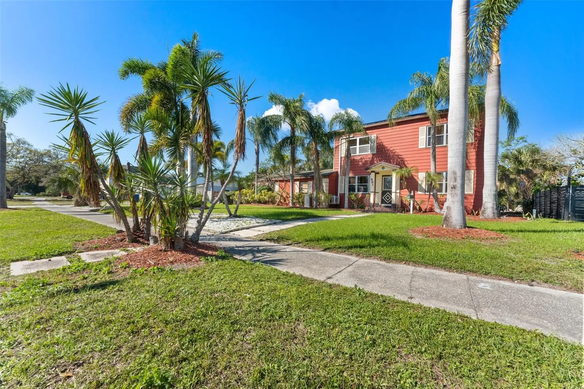 681 Jasmine Way S St Petersburg FL 33705