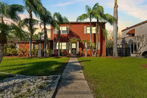 681 Jasmine Way S St Petersburg FL 33705