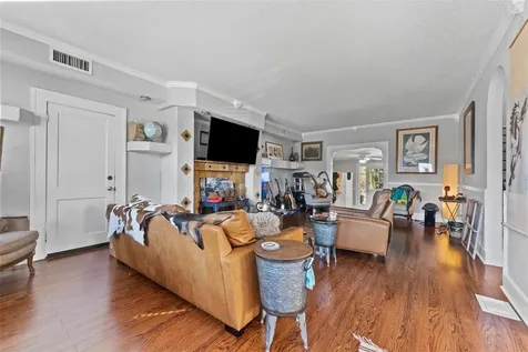681 Jasmine Way S St Petersburg FL 33705