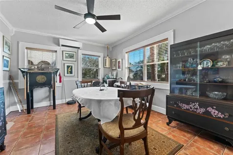 681 Jasmine Way S St Petersburg FL 33705