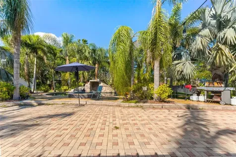 681 Jasmine Way S St Petersburg FL 33705