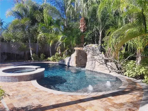 681 Jasmine Way S St Petersburg FL 33705