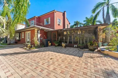 681 Jasmine Way S St Petersburg FL 33705