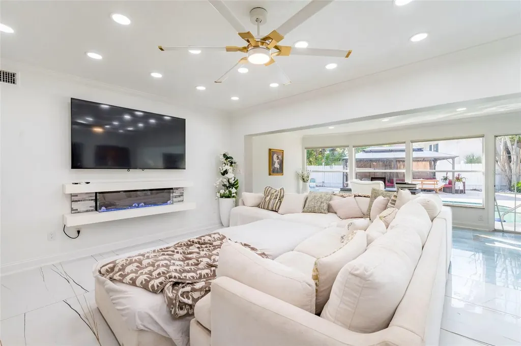 1772 Indian Rocks Road S Largo FL 33774